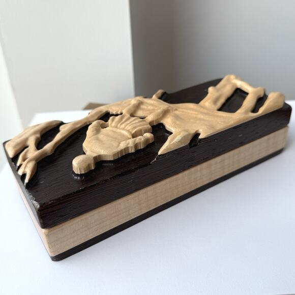 Dog Might Games Dungeons & Dragons Wood Magnetic Dice Box Tower Lost Odyssey D&D - Picture 7 of 10